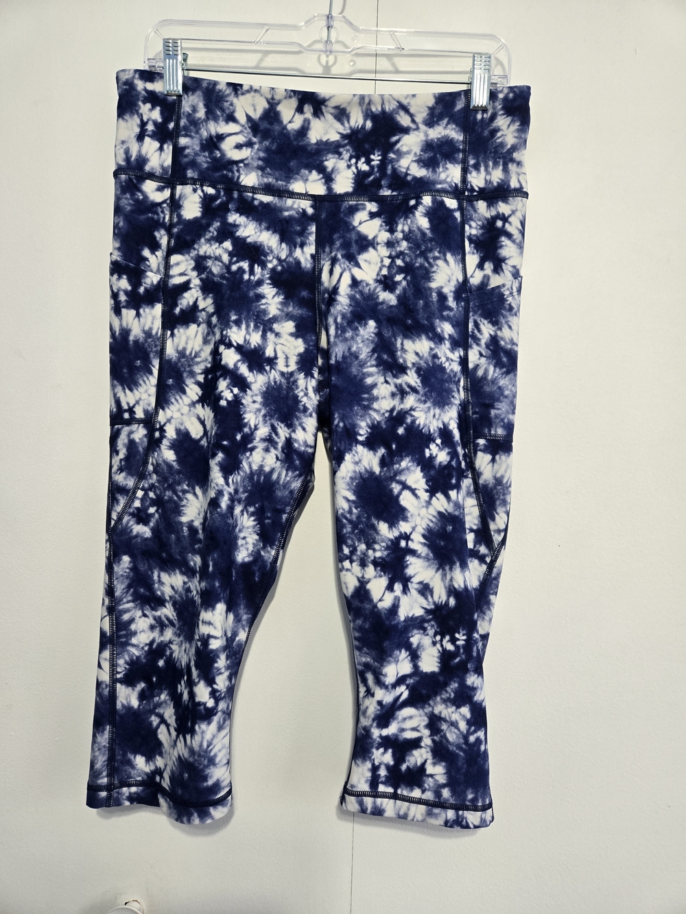 GapFit Blackout Tie Dye Capri Leggings Blue White Pockets L Petite